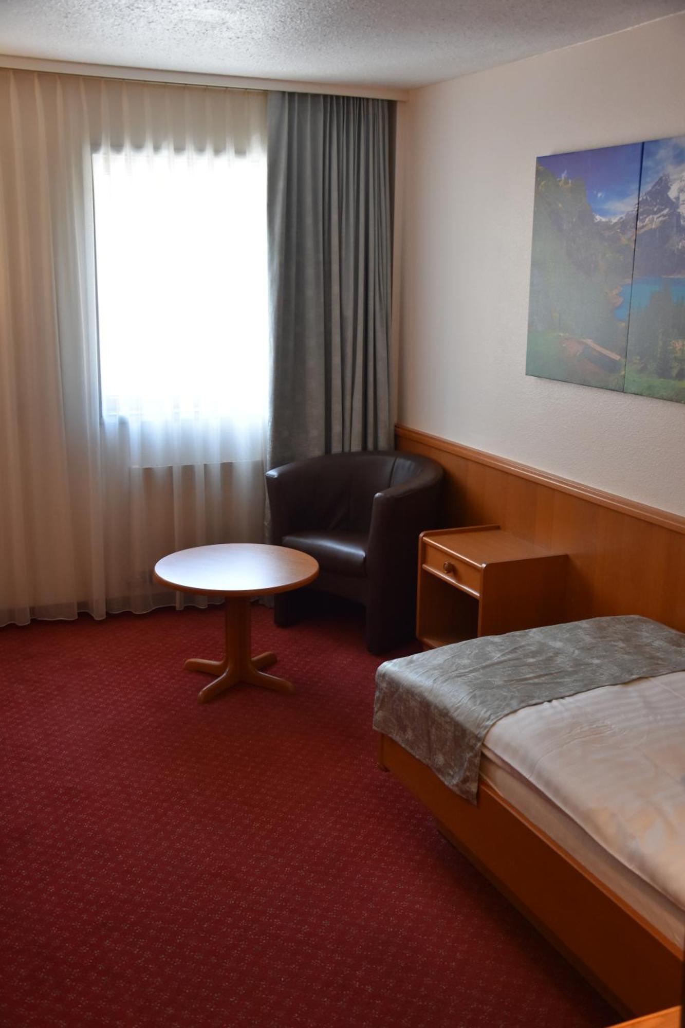 Hotel Des Trois Rois Ле-Локль Экстерьер фото